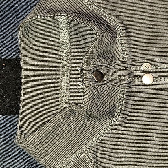 Woolrich. 6-snap button pullover. LIKE-NEW. Women's size Medium - Picture 9 of 14